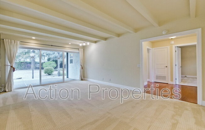 649 HOLLINGSWORTH DR