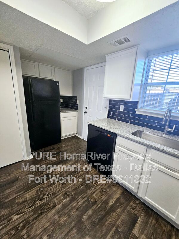 4004 W PIONEER DR