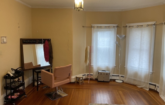 547 HIGHLAND AVE