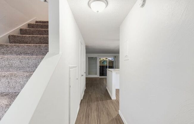 2 beds, 1.5 baths, 1,100 sqft, $1,850, Unit 15