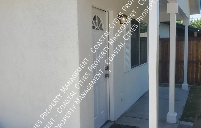 186 S PALM AVE
