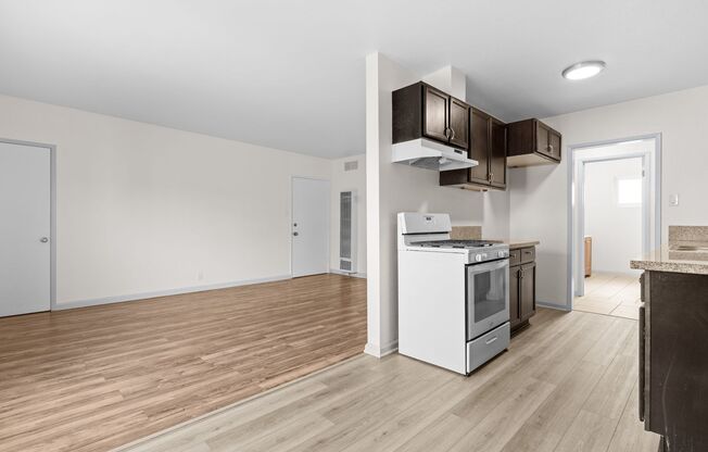 1 bed, 1 bath, 638 sqft, $1,695, Unit 21