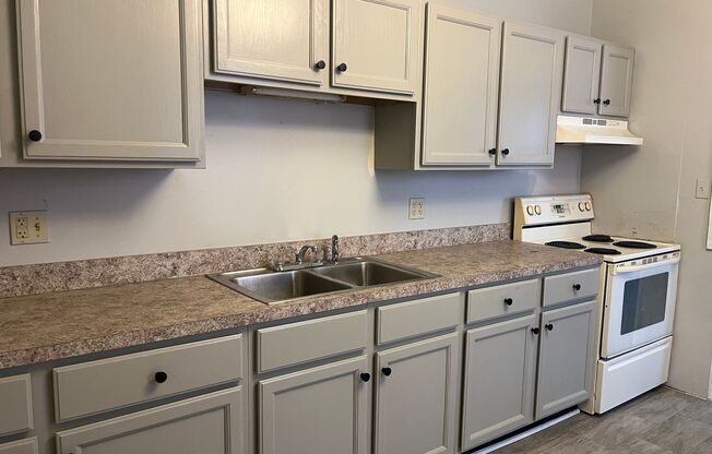 443 W. Orange St.