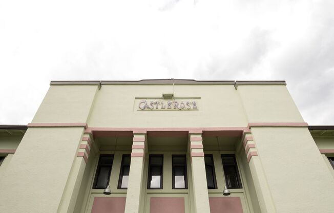 Studio, 1 bath, 425 sqft, $1,275, Unit 212