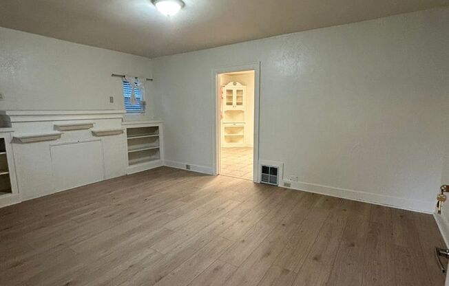 11380 Greenburg Apartments