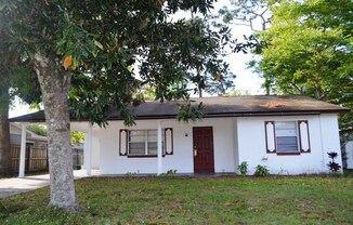 Quaint 2/1 House in Casselberry with New Floors