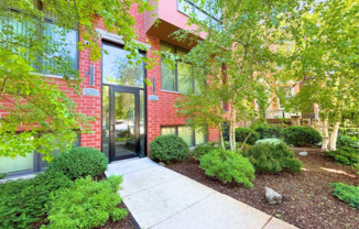 3 beds, 2.5 baths, $2,195, Unit 3N