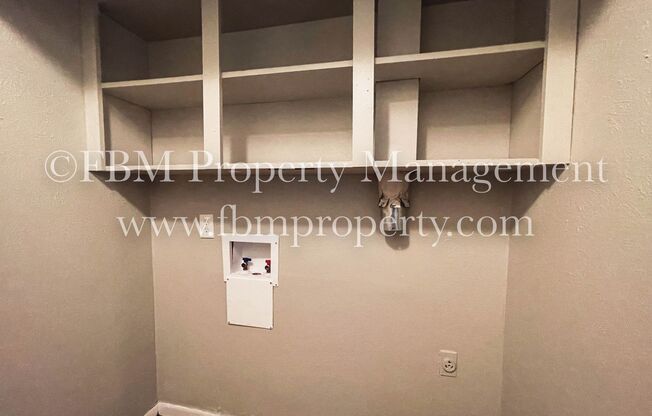 2 beds, 1 bath, $1,295, Unit 300.5