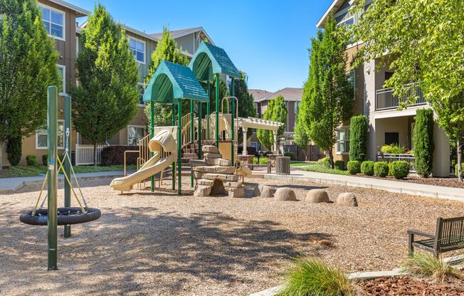 2 beds, 2 baths, 1,015 sqft, $1,685, Unit 312