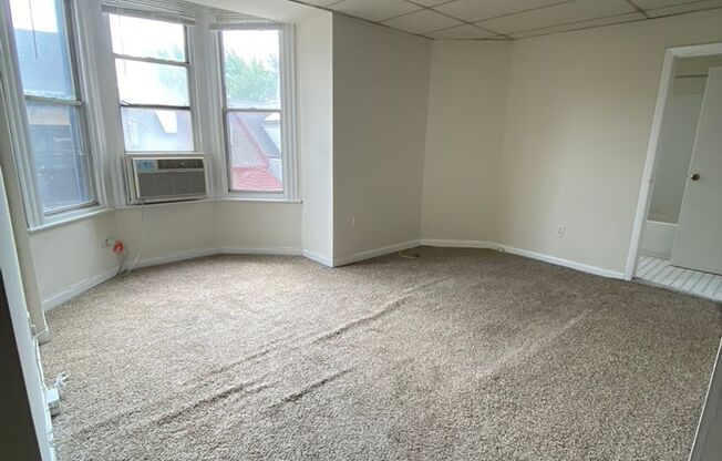 1 bed, 1 bath, 500 sqft, $1,300, Unit 506