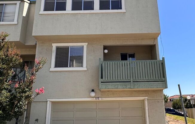 3 bed 2.5 bath, 2 Car Garage, Private Patio, 1 mile to Central Park.  3850 Meeks Terrace Fremont