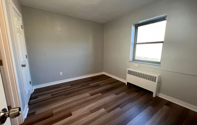 1 bed, 1 bath, 450 sqft, $1,549, Unit 5326 Fifth Ave. #26