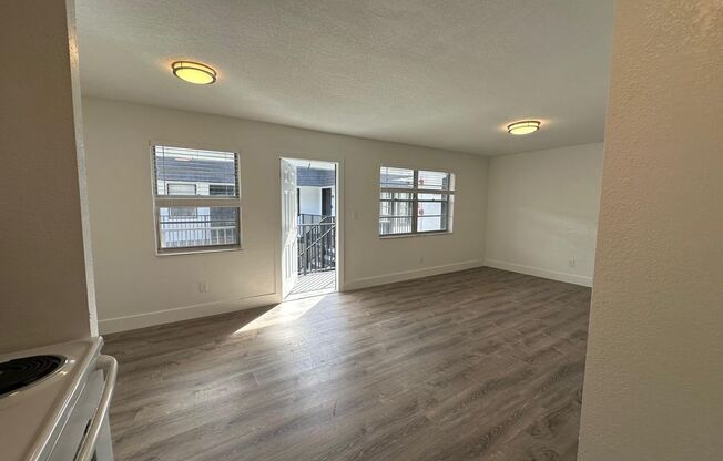 1 bed, 1 bath, $1,595, Unit F202