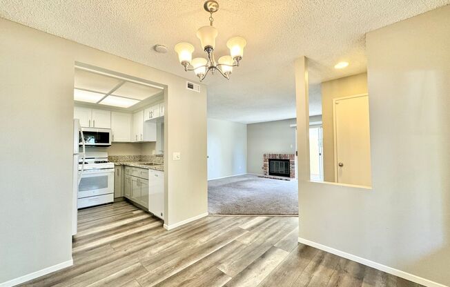 Beautiful 3B 2BA Condo in Eastlake w/ AC and Laundry!