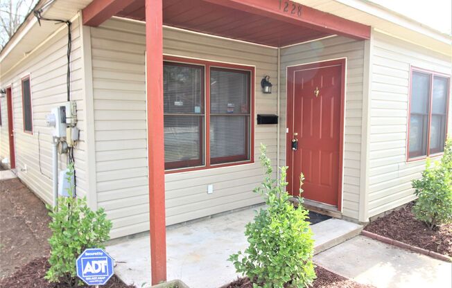Move-In Ready Ranch Minutes from Plaza Midwood, NoDa & Uptown