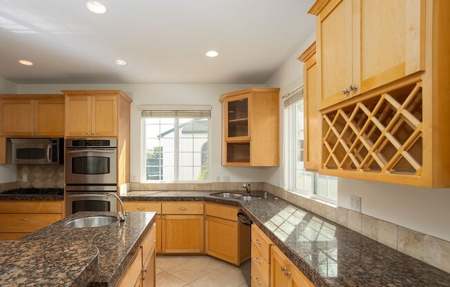 3 Primary Suite Home 1 Block From the Beach