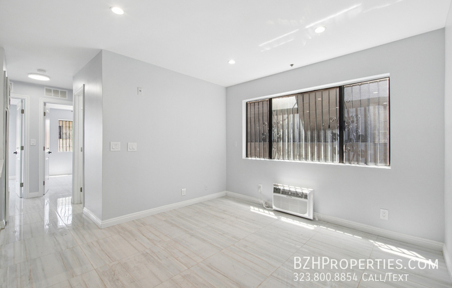 852 N BUNKER HL AVE