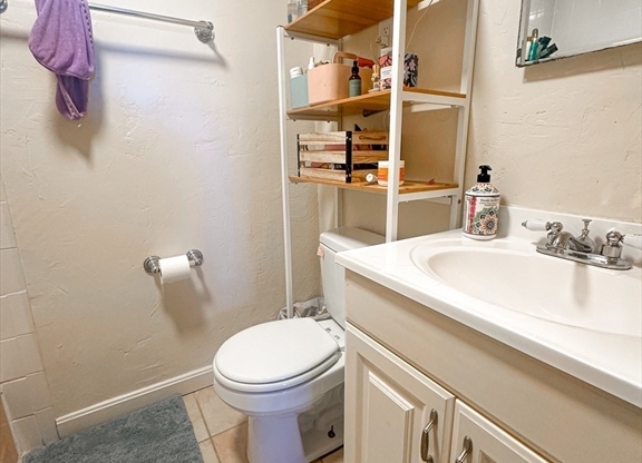 2 beds, 1 bath, 750 sqft, $2,995, Unit 56