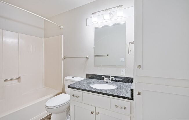 2 beds, 1 bath, 800 sqft, $1,099, Unit 855 - 11