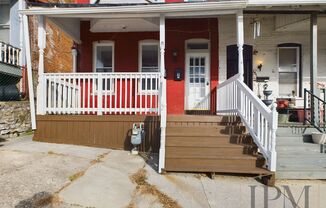 2 beds, 1 bath, $1,295, Unit 319 N. Penn St Apt 1