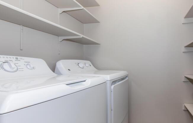 1 bed, 1 bath, 714 sqft, $1,566