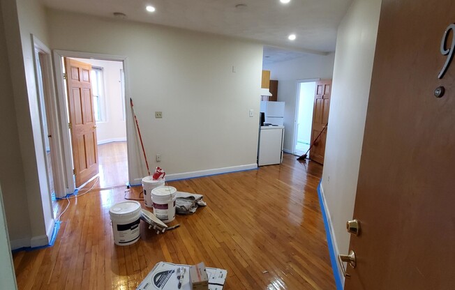 2 beds, 1 bath, $2,900, Unit 9