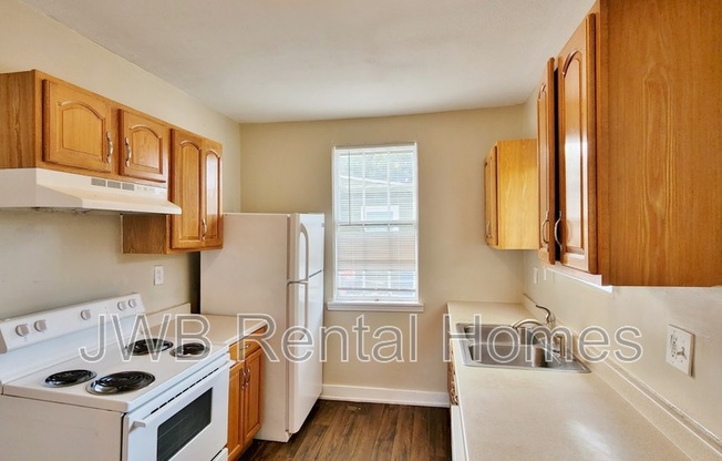 8182 LEXINGTON DR