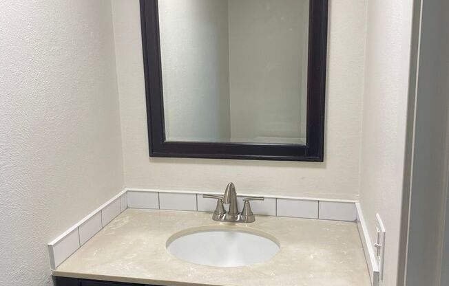 2 beds, 1.5 baths, 800 sqft, $1,895, Unit 1035-216