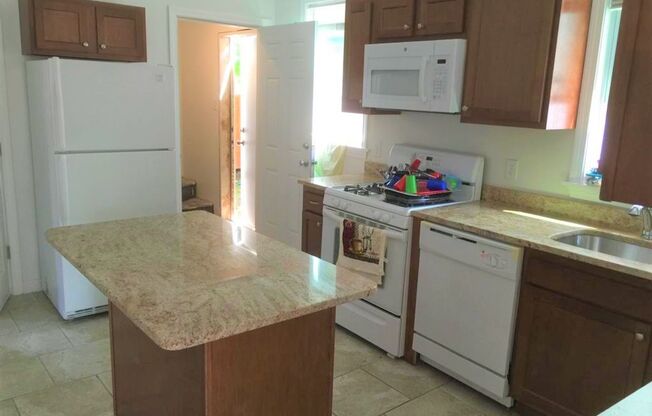 Providence/Smith Hill – Two bed First Floor $1,550