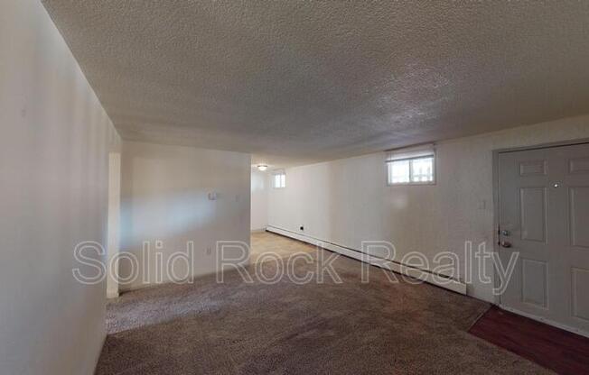 1411 S CORONA AVE