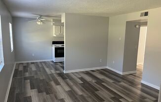 2 beds, 1 bath, $795, Unit 1W