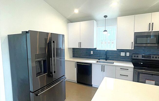 Brand New - 2 bedroom, AC, Full Kitchen, Laundry Hookup