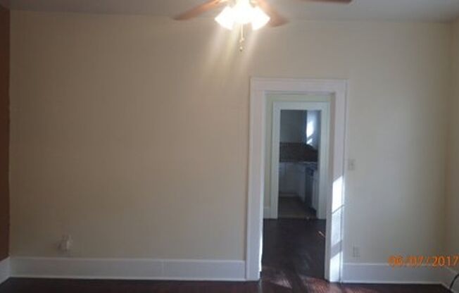 1 Bedroom, 1 Bath Duplex in Junius Heights!