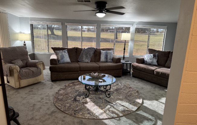 10022 W LAKEVIEW CIR N