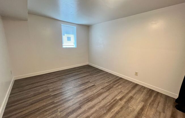 3 beds, 1 bath, 1,008 sqft, $1,275, Unit 449 1/2 Byrd St