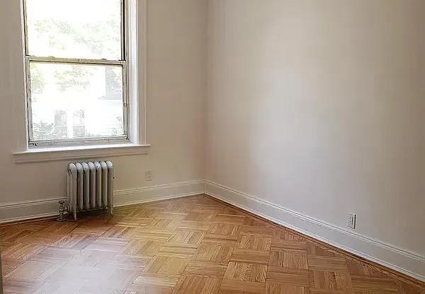 5502 17 AVE
