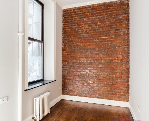 2 beds, 1 bath, $5,395, Unit 1D