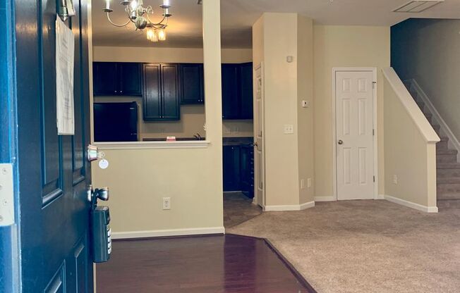 Wonderful Raleigh Townhome Convenient to I440 & I540, Huge Master Suite, Near Anderson Pointe Park!