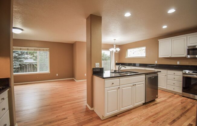 4 beds, 2.5 baths, $3,295