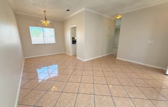 GORGEOUS 3BED/2.5BATH SINGLE FAMILY HOME