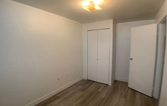 2 beds, 1 bath, $1,350, Unit Unit 2