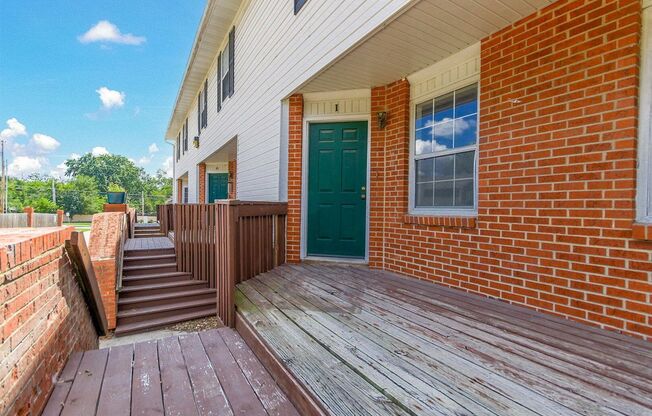 3 Bed 2 Bath unit Close to Downtown