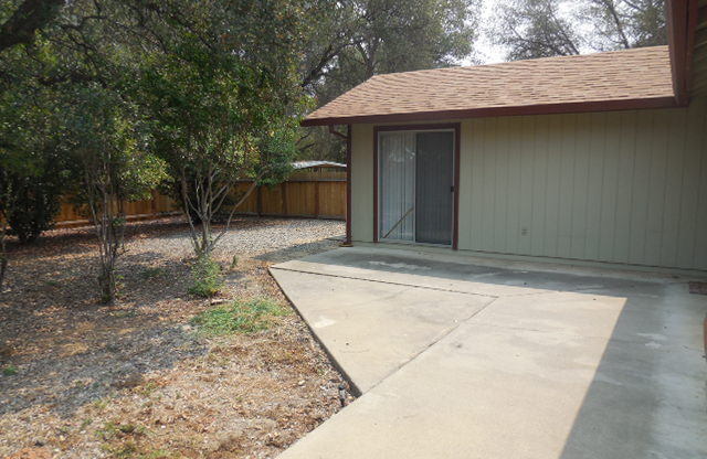 3 beds, 2 baths, 1,200 sqft, $1,699