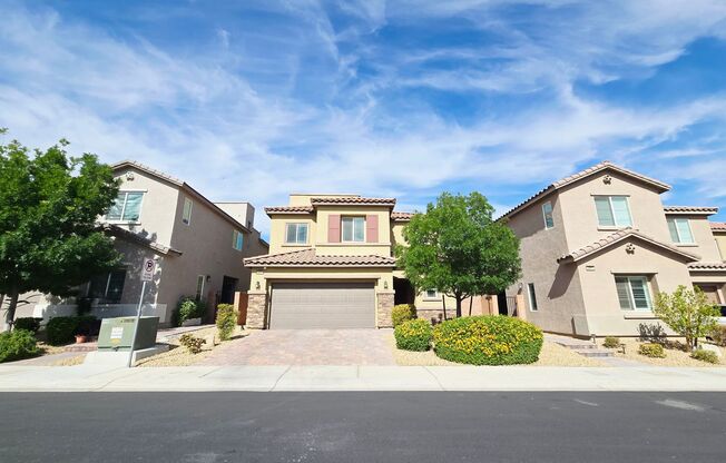 3 BEDROOM HOME WITH ROOFTOP DECK! STRIP VIEWS!