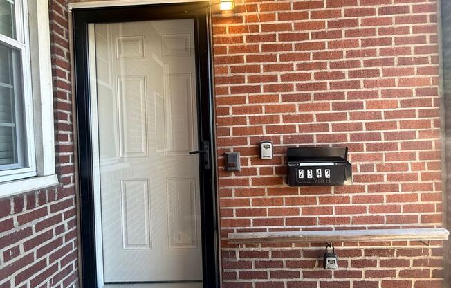 3 bedroom, 1.5 baths house with washer and dryer
