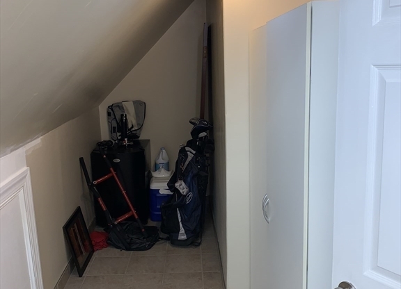 5 beds, 2.5 baths, 2,500 sqft, $4,900, Unit 1