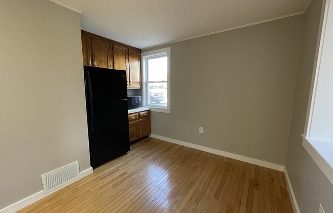 2 beds, 1 bath, 1,000 sqft, $2,500, Unit 68