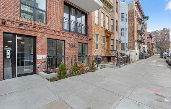 18 ALT BLEECKER ST