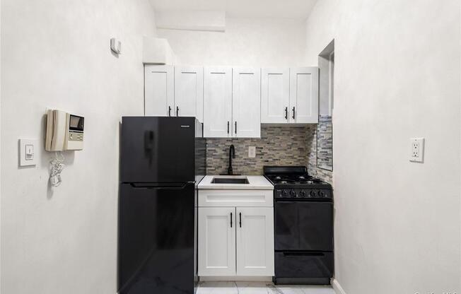 152 E 35 ST