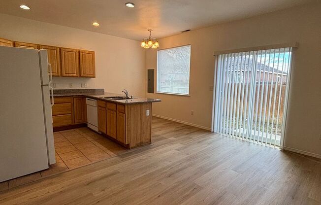 Pet Friendly 3 bedroom Townhouse!